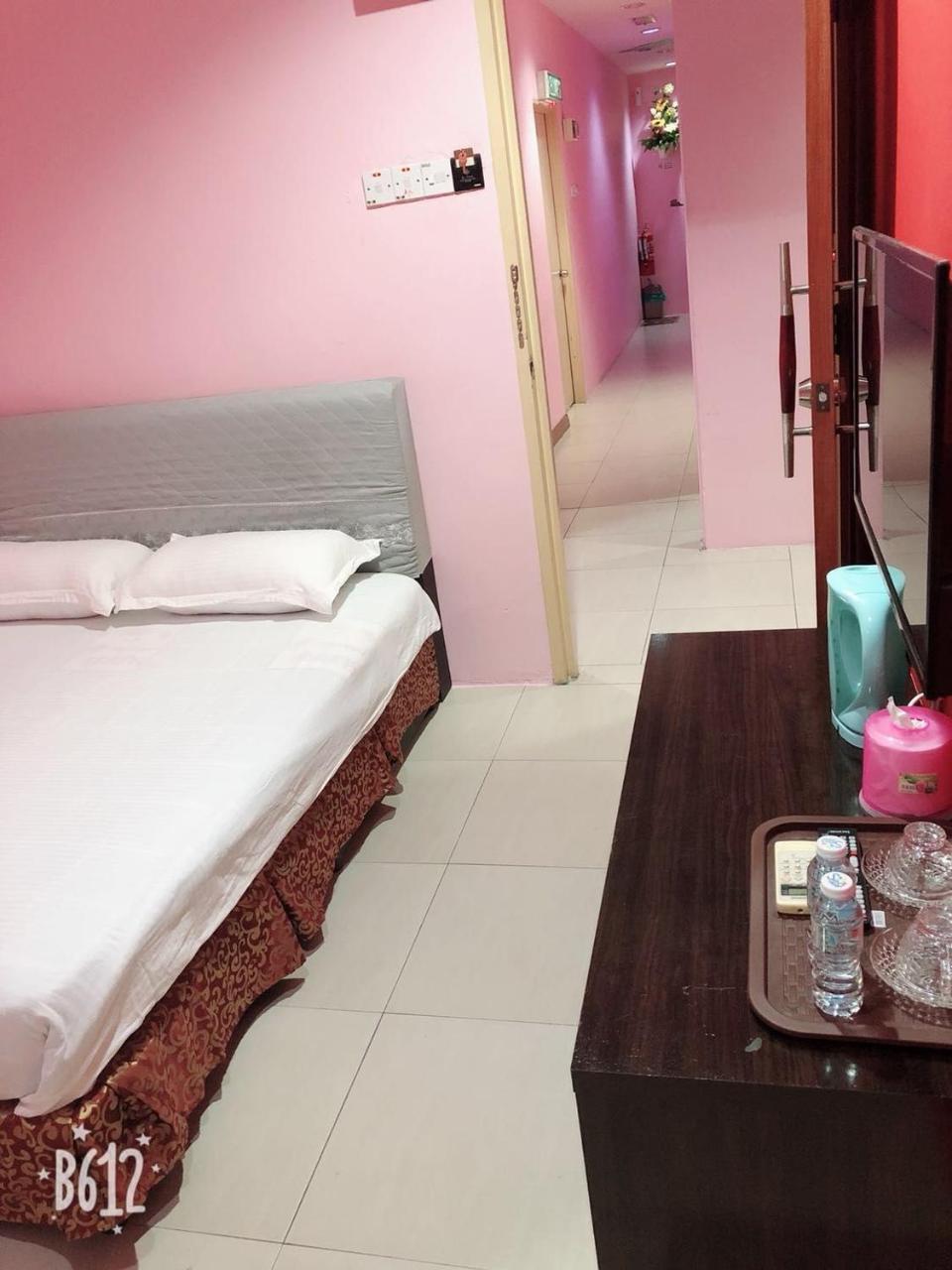 איפוה Home Inn Hotel מראה חיצוני תמונה