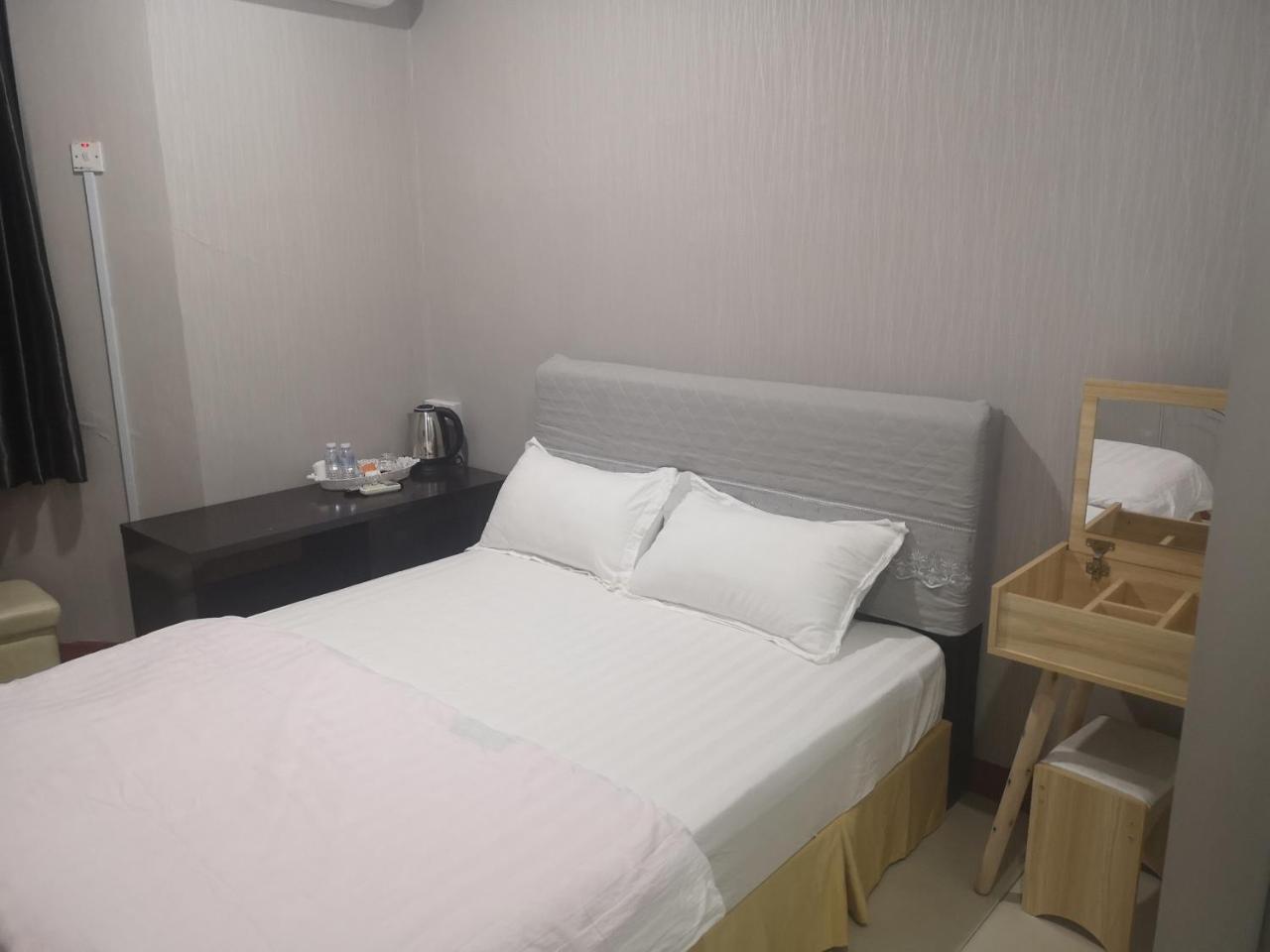 איפוה Home Inn Hotel מראה חיצוני תמונה